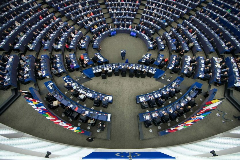 European Parliament urges lifting ban on Ukraine strikes against Russia