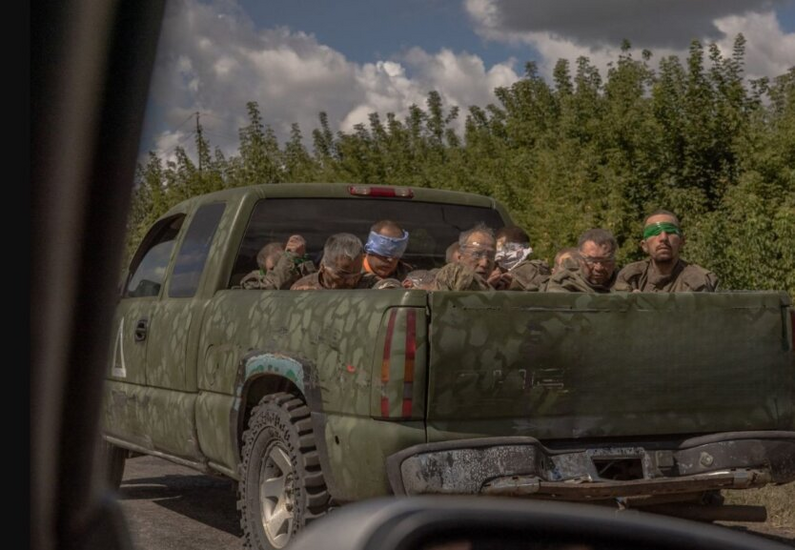 Приклад знищених будинків під час рейду