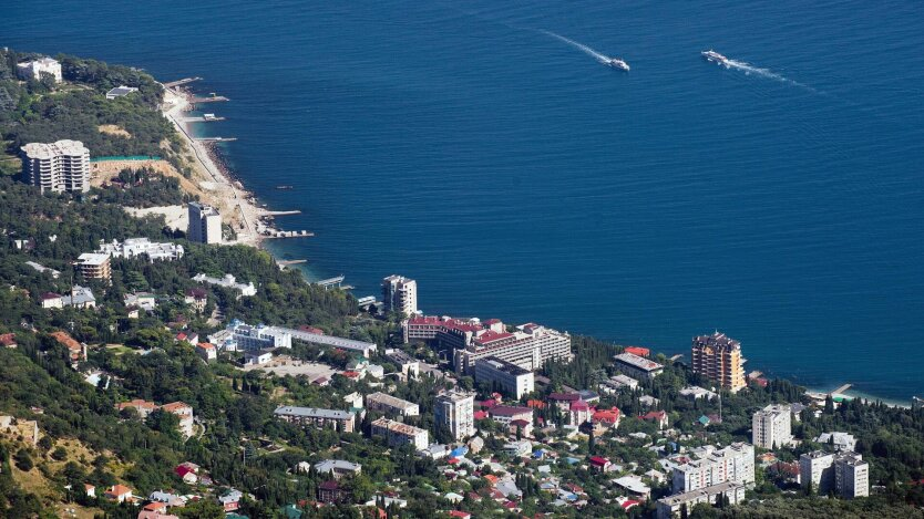 Pollution of Crimean Coastal Waters