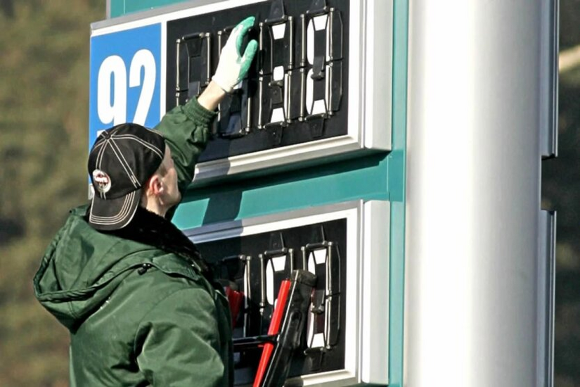 Gas station - prices for gasoline and diesel have risen