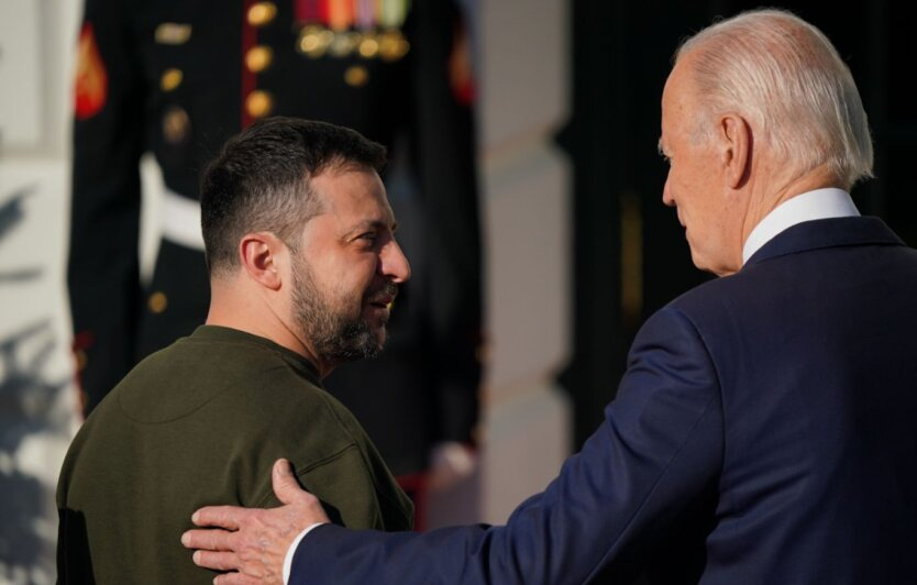 Biden and Zelensky shaking hands