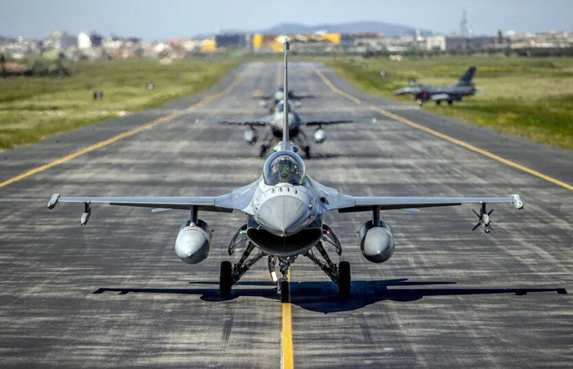 6 F-16 fighter jets from Norway