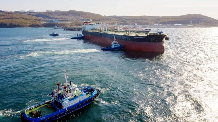 Russian tankers in port