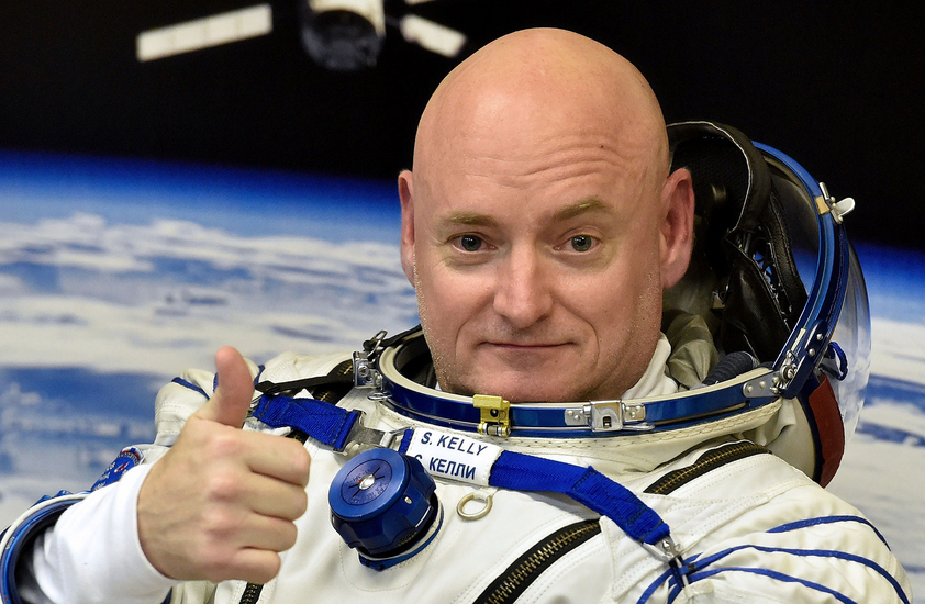 Scott Kelly with the flag of Ukraine