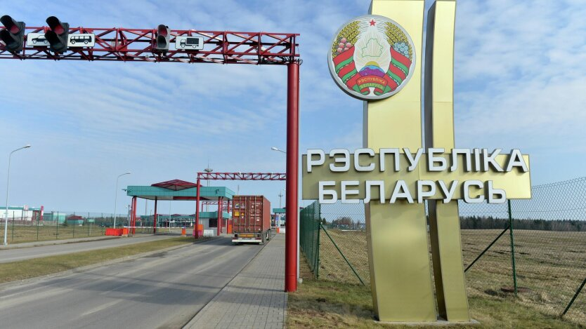 Border guards on the border with Belarus