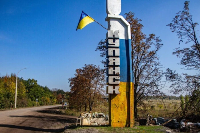 Russische Soldaten in Kupjansk: Wie sie Zivilisten als Deckung nutzen