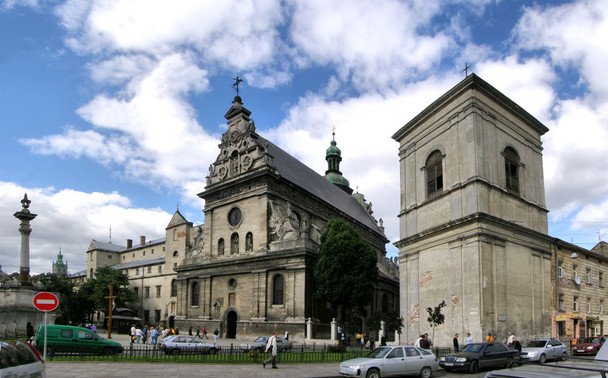 Пошкоджена пам’ятка архітектури у Львові
