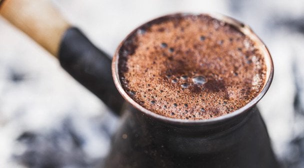 Trzy filiżanki kawy dziennie mogą cofnąć zegar biologiczny o pięć lat