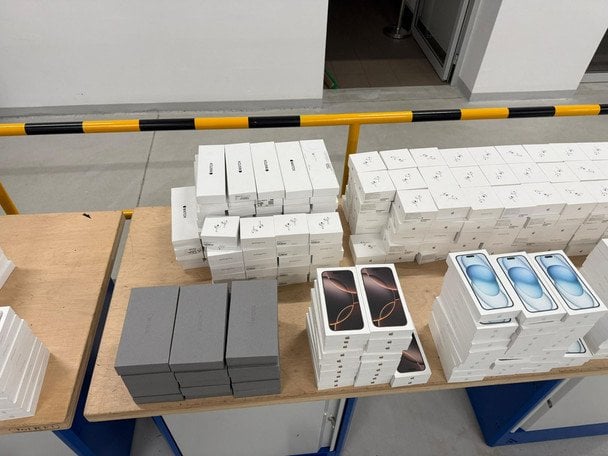 Apple electronics smuggling in van