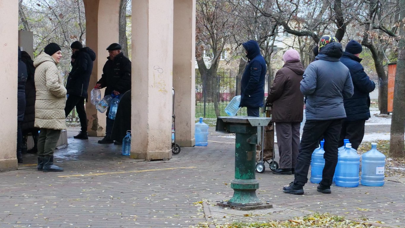 Перебои с водой в Одессе: авария на Люстдорфской дороге и плановые работы