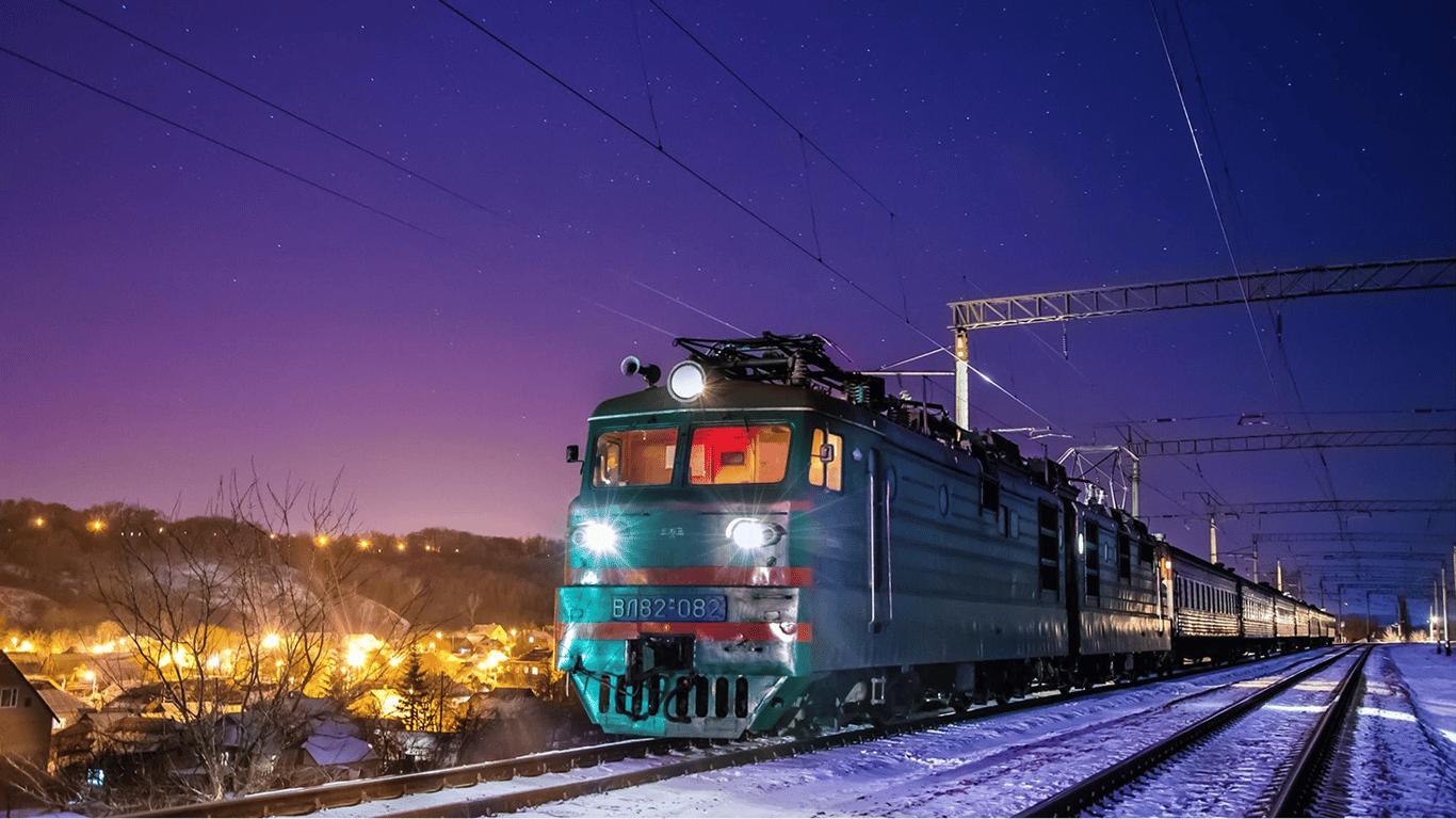 Нічний поїзд у темряві через вимкнення