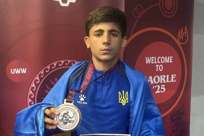 Украина заняла третье командное место на чемпионате Европы по вольной борьбе U15