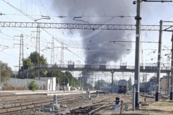 Взрывы в оккупированном Крыму: повреждены ключевые железнодорожные станции