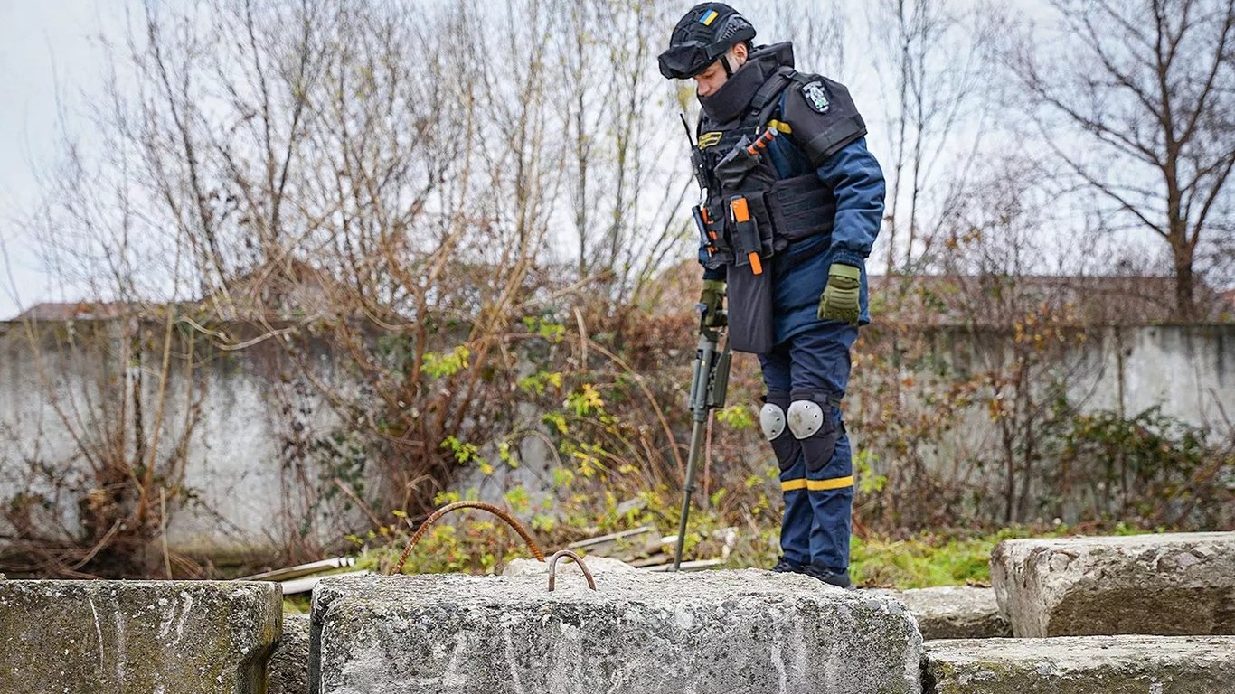 Brygada 'Azow' poszukuje kierowców-minerów. Pensja może sięgać 127 tys. hrywien
