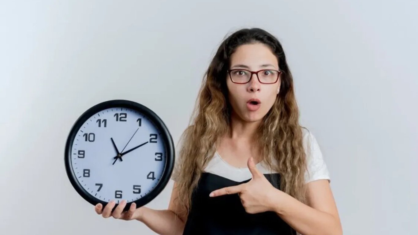 W nocy z 29 na 30 marca 2024 roku w Polsce zmieniamy czas z zimowego na letni – wskazówki przesuwamy o 60 minut do przodu