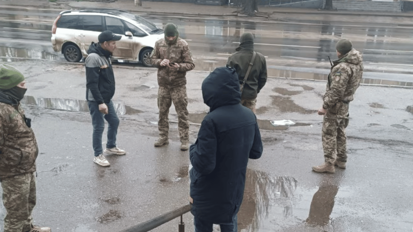 Пошук військовозобов'язаних через ТЦК
