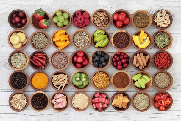 Superfoods: eksperci obalają mity na temat cudownych produktów