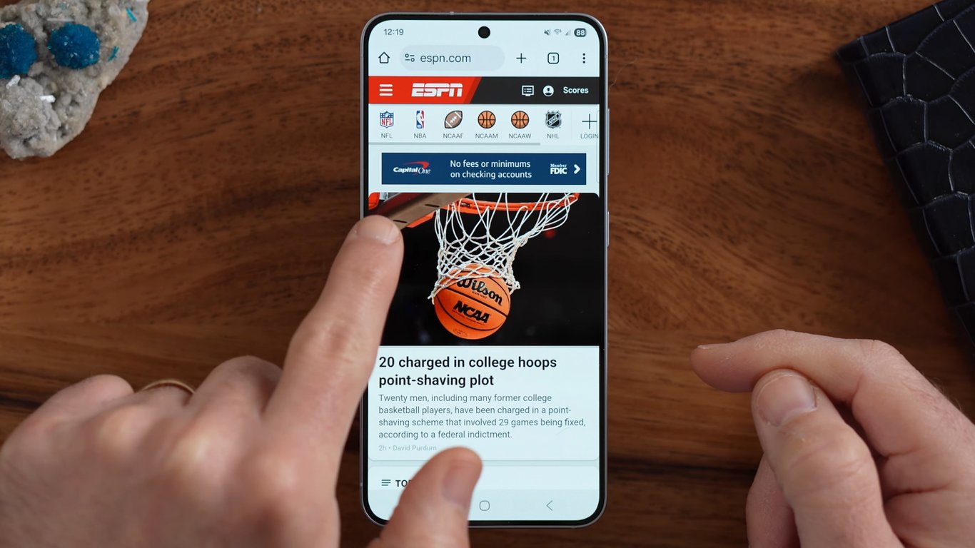 Natrętne reklamy w telefonach Polaków – jak skutecznie się ich pozbyć
