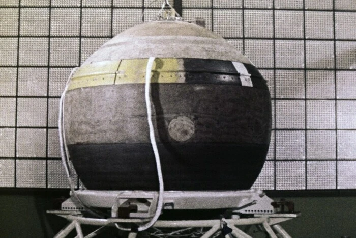 Industrial satellite falling to Earth