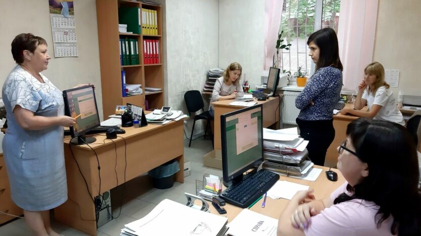 Виплати призупинять: українцям дали час до 1 жовтня на важливу процедуру