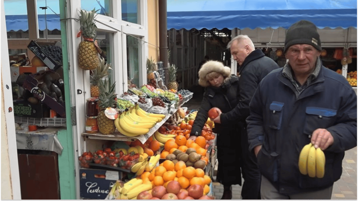 Сколько стоят фрукты на Новом рынке Одессы: от яблок до экзотической черешни