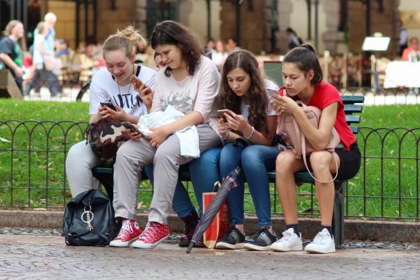 Badanie na 25 tys. nastolatków: media społecznościowe i gry nie szkodzą zdrowiu psychicznemu
