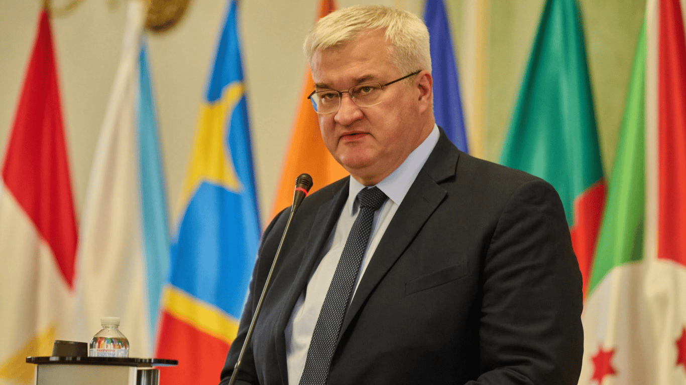 Сибіга коментує позбавлення Зеленського нагороди
