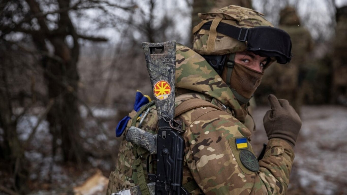 Batalion 'Azow' poszukuje strategów: wynagrodzenie może sięgać 127 tys. hrywien