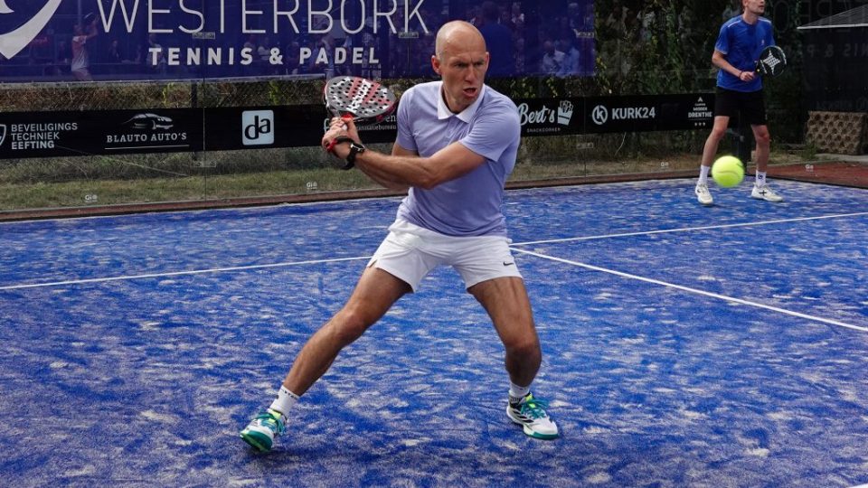 Były gwiazdor Chelsea Arjen Robben zostaje zawodowym graczem w Padel: jak mu idzie