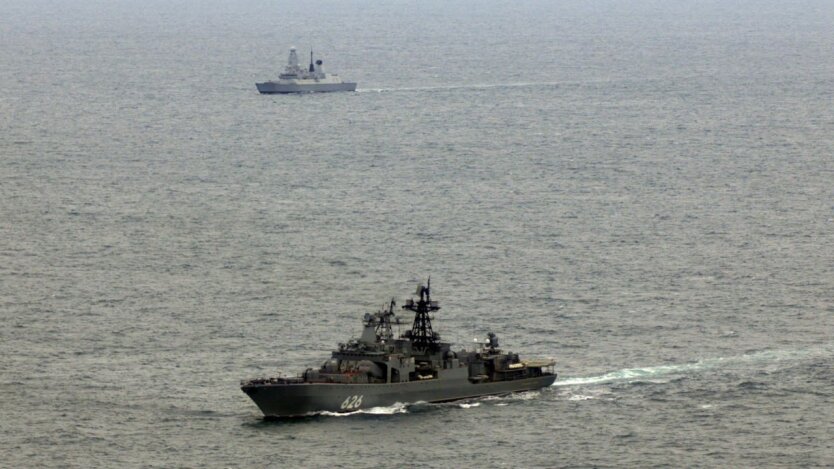 НАТО впервые отправило британский эсминец против российского корабля