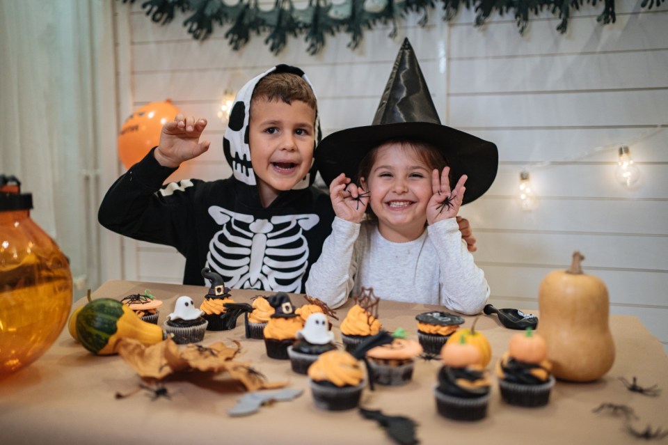 Bereiten Sie schreckliches Halloween vor: Rezepte, Spiele und Tipps für die Feier