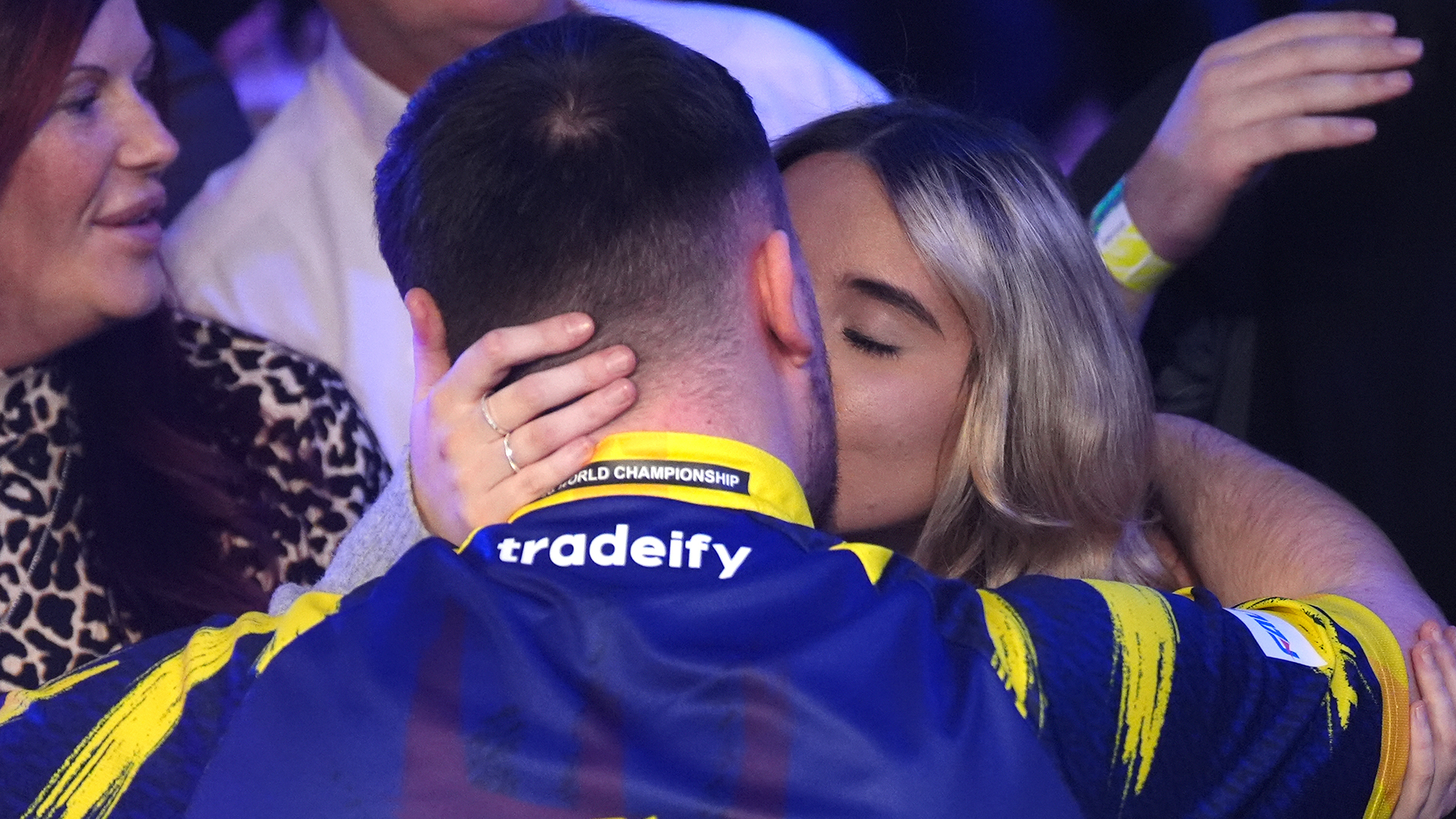 Літтлер стартував з перемоги на чемпіонаті світу: як пройшов матч і що було окрім дартсу