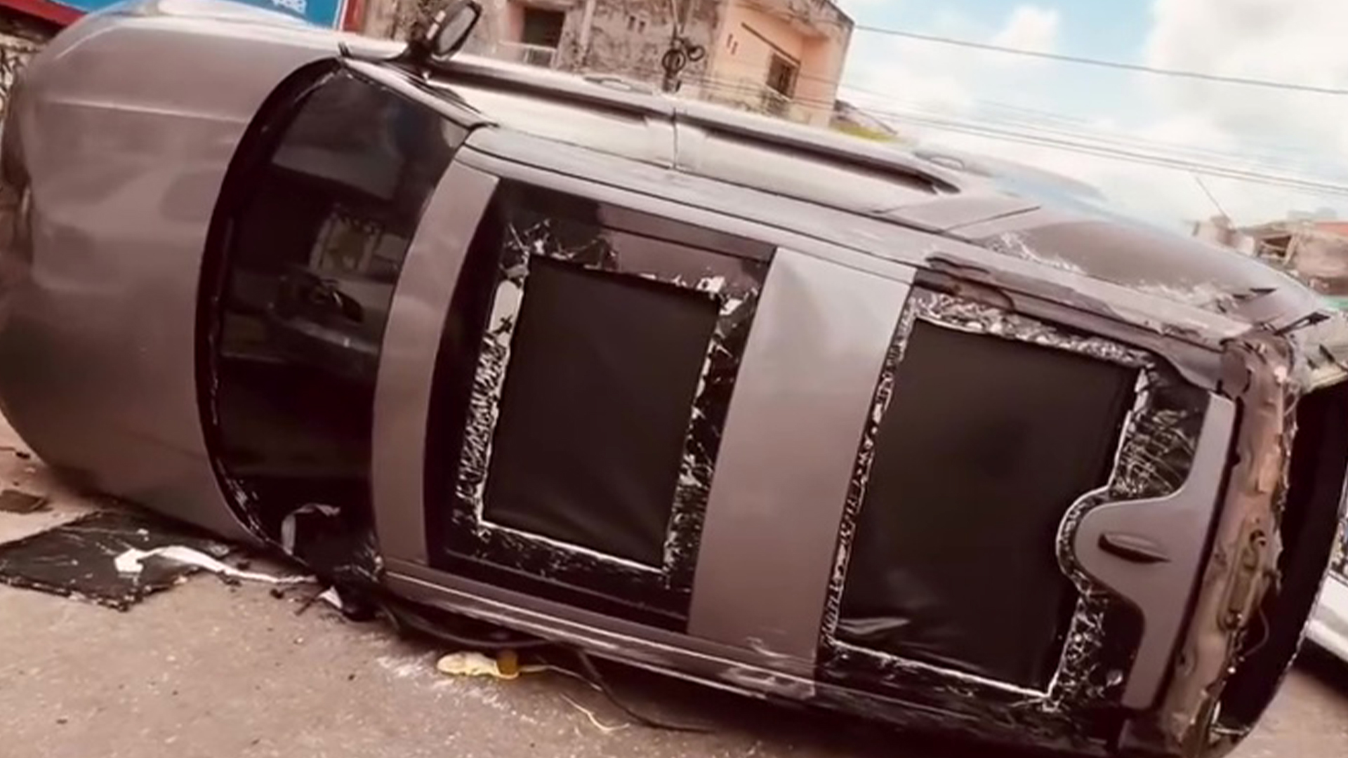 Авіакатастрофа в Бразилії: бійець UFC Девисон Фігейреду вижив після перекидання авто