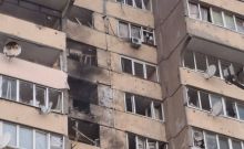 Russische Truppen greifen Wohnhaus in Cherson mit einer Drohne an: Zwei Verletzte