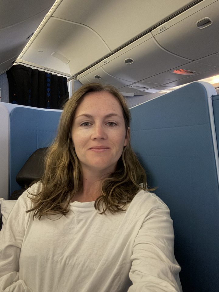 KLM запустила новые бизнес-кресла с дверями: как выглядит полет