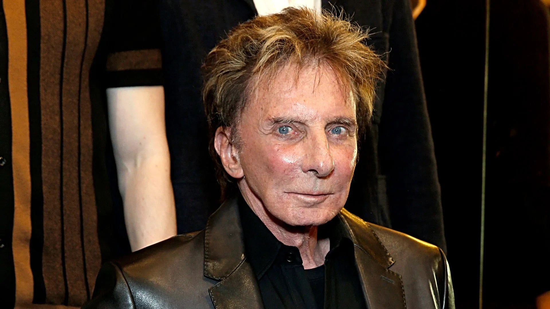 Barry Manilow to undergo lung surgery: operation a day after cancer announcement