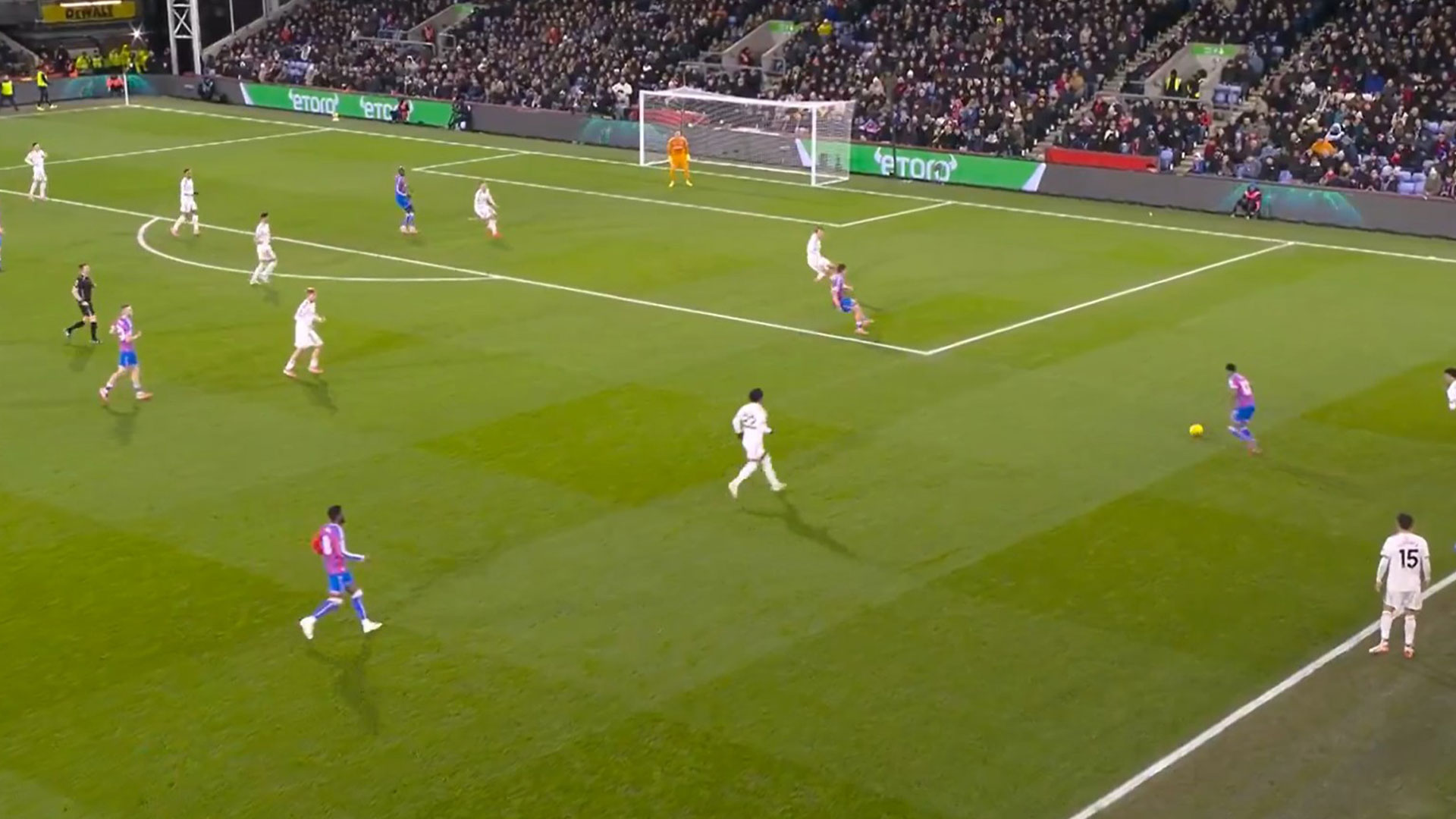 Sky Sports przerwał transmisję meczu Premier League reklamą: co się stało
