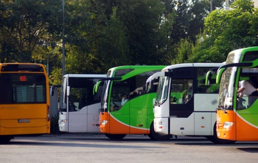 Владельцам крупногабаритных авто изменили налоги: новые ставки при продаже