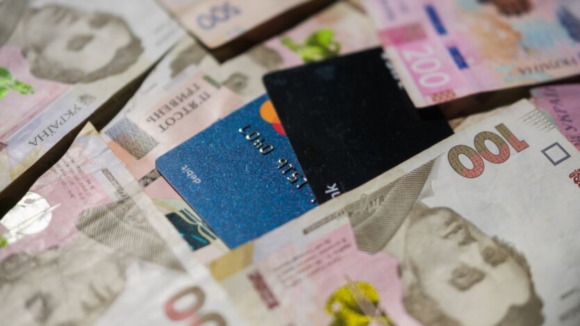 НБУ вводить нові ліміти на перекази з 1 червня: хто втратить 100 тисяч гривень