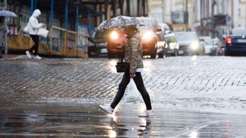 Regen und Gewitter werden wieder die Ukraine überziehen: Didenko warnt vor dem herannahenden Zyklon