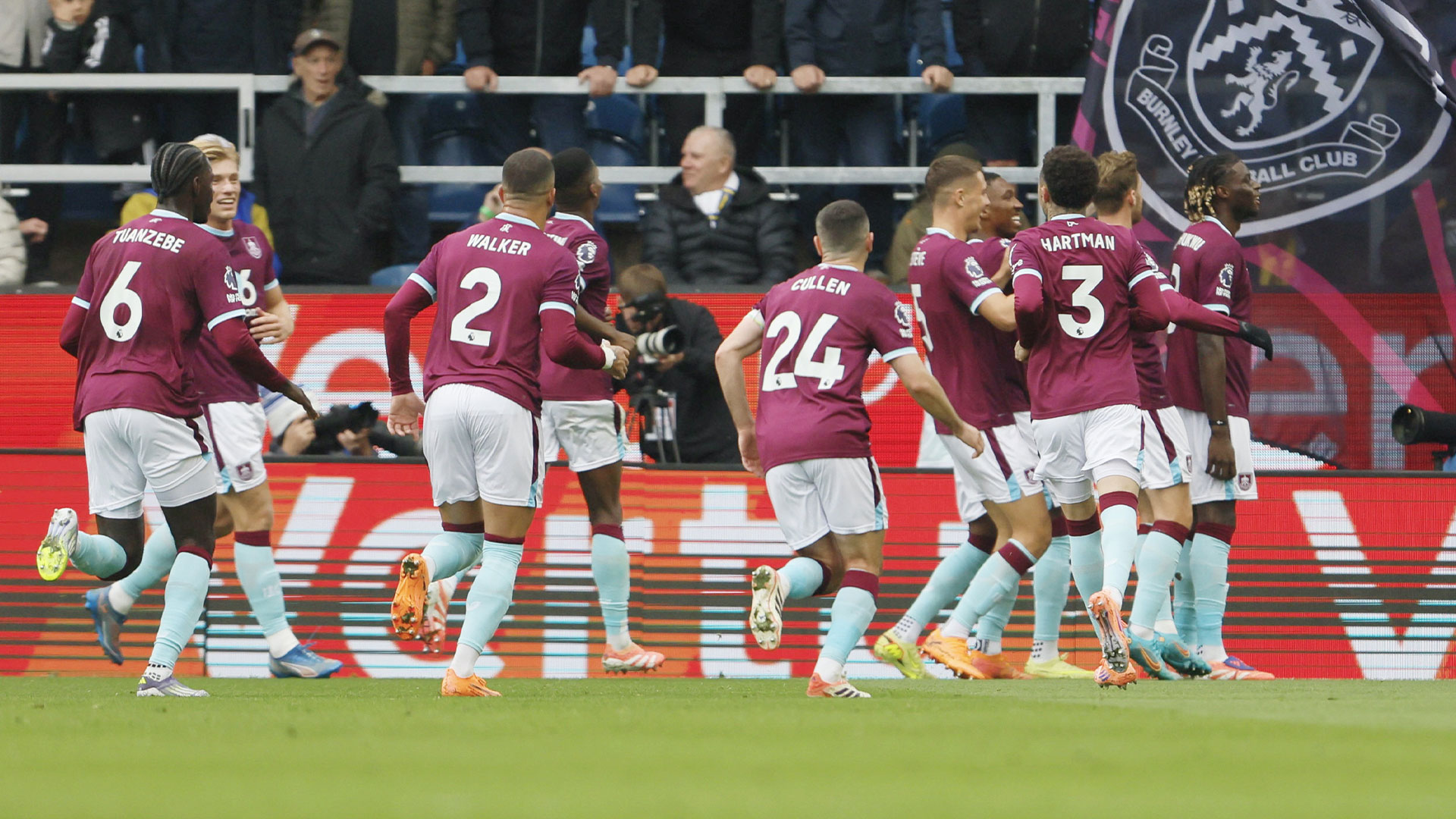 Футболіст Burnley плюнув у вболівальника: почалася офіційна розслідування