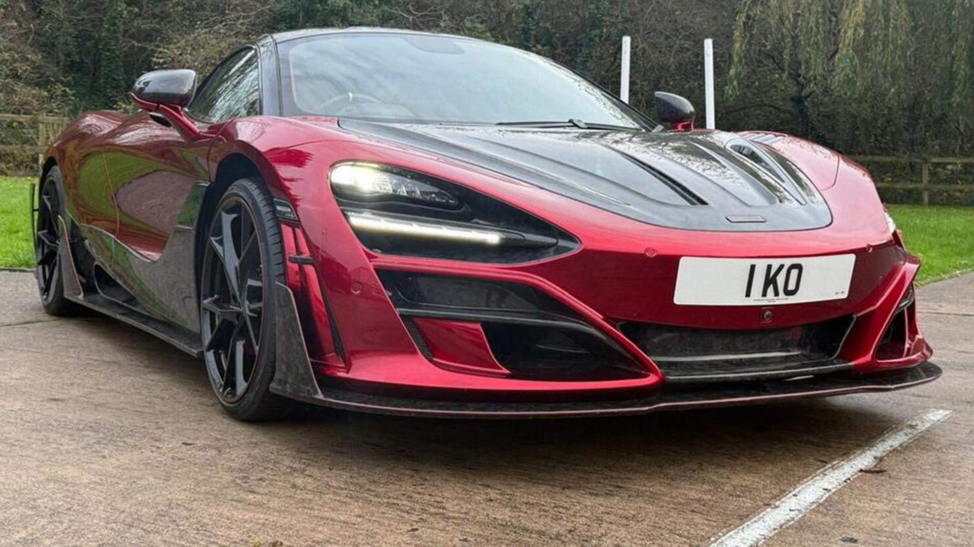Крис Юбенк-молодший продає унікальний McLaren: за яку ціну боксер розлучається з суперкаром