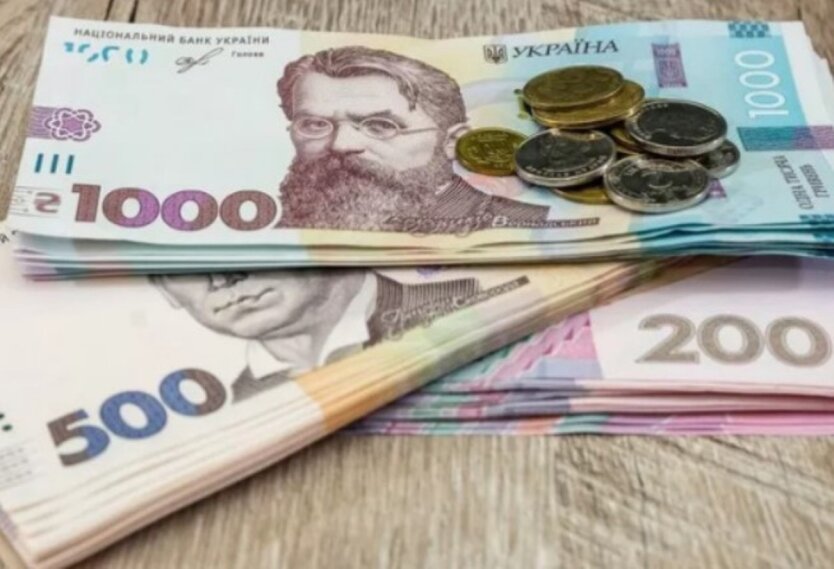 NBU stopped printing 100 and 200 hryvnia banknotes: what is happening