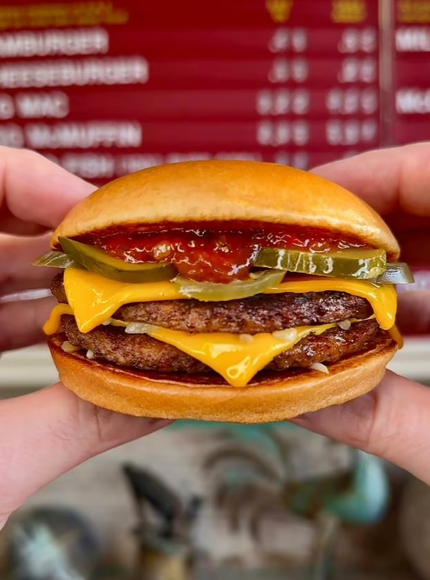 McDonald’s прибрав з меню улюблені бургер та печиво: що зникло