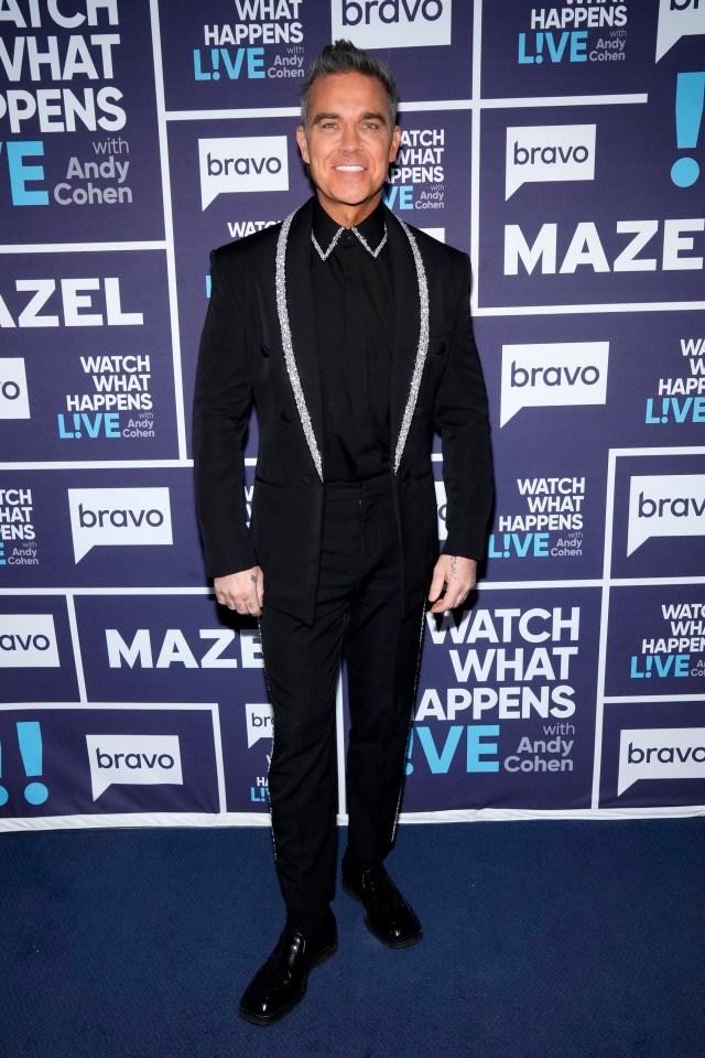 Robbie Williams postpones album due to Taylor Swift: what happened