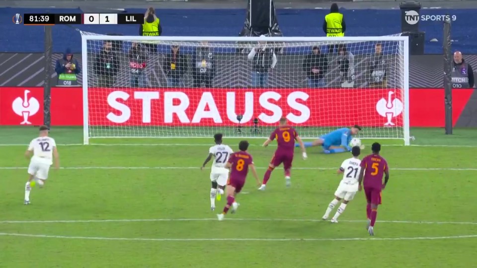 Roma hat in fünf Minuten drei Elfmeter verschossen: unglaubliches Versagen in der Europa League