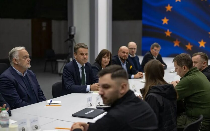 Ukrainische und EU schaffen gemeinsame Rüstungsproduktion: Einzelheiten des neuen Abkommens