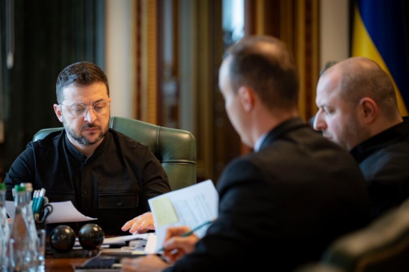 Україна запровадила санкції проти 293 осіб та компаній: хто потрапив під обмеження