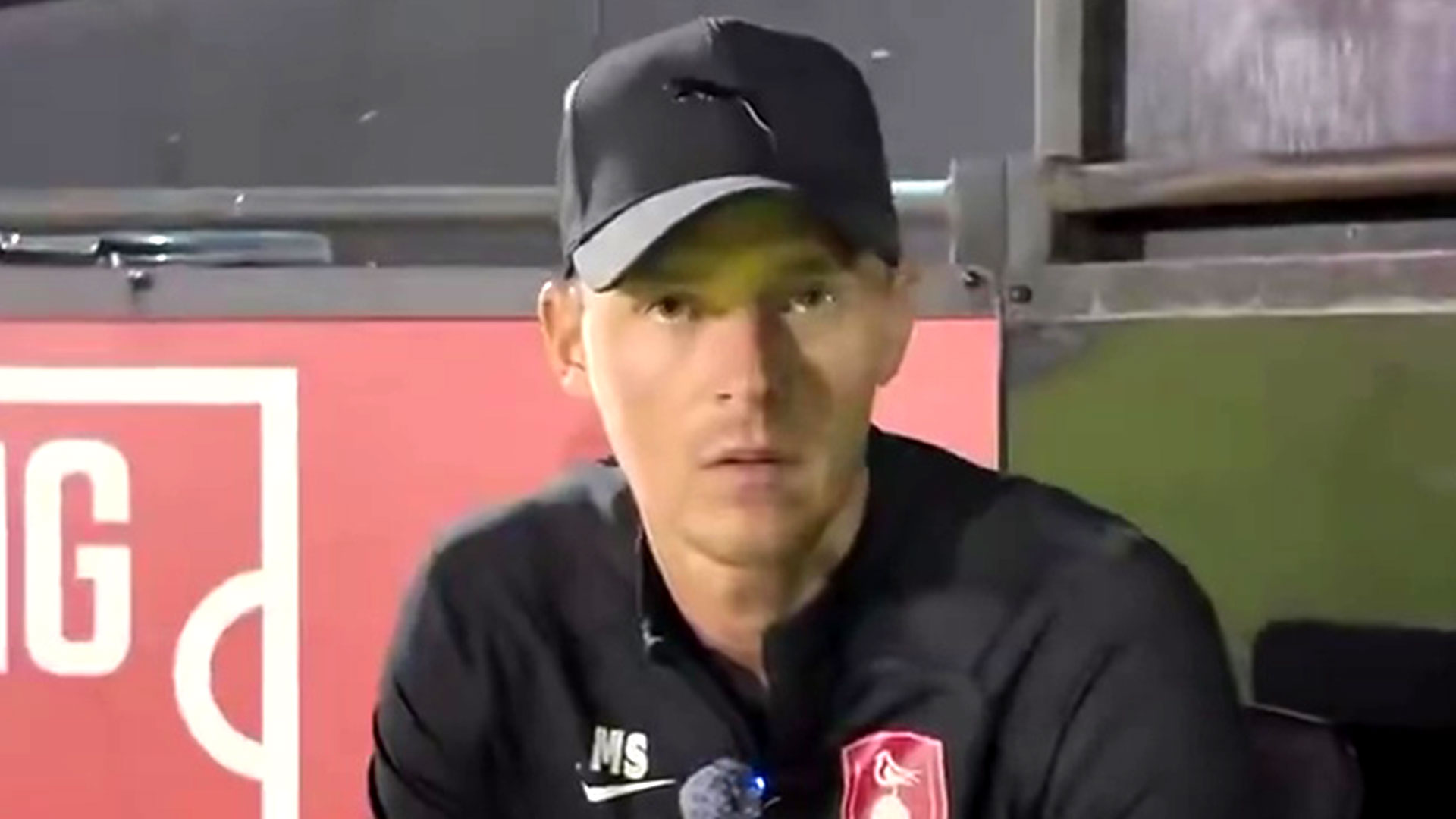 Менеджер Bracknell Town пішов у відставку через скандал з гравцями: що сталося