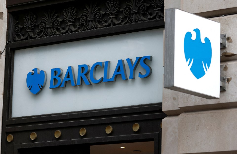Barclays предлагает до £900 за перевод: кто получит бонус